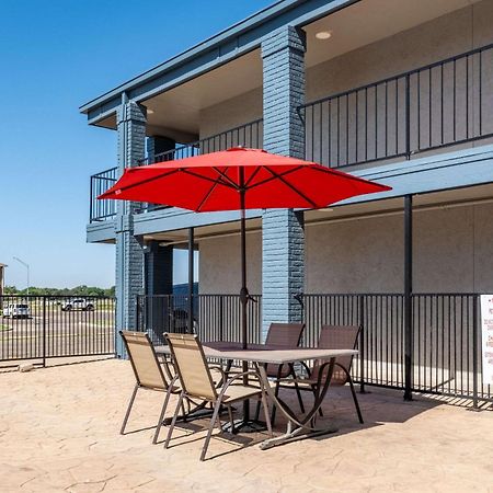 Quality Inn Plainview Buitenkant foto