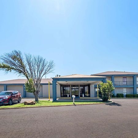Quality Inn Plainview Buitenkant foto