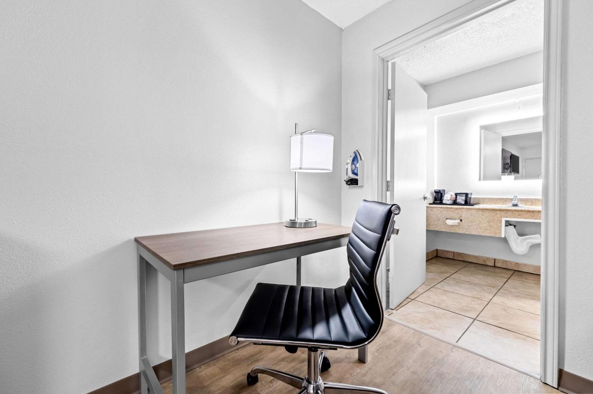 Quality Inn Plainview Buitenkant foto