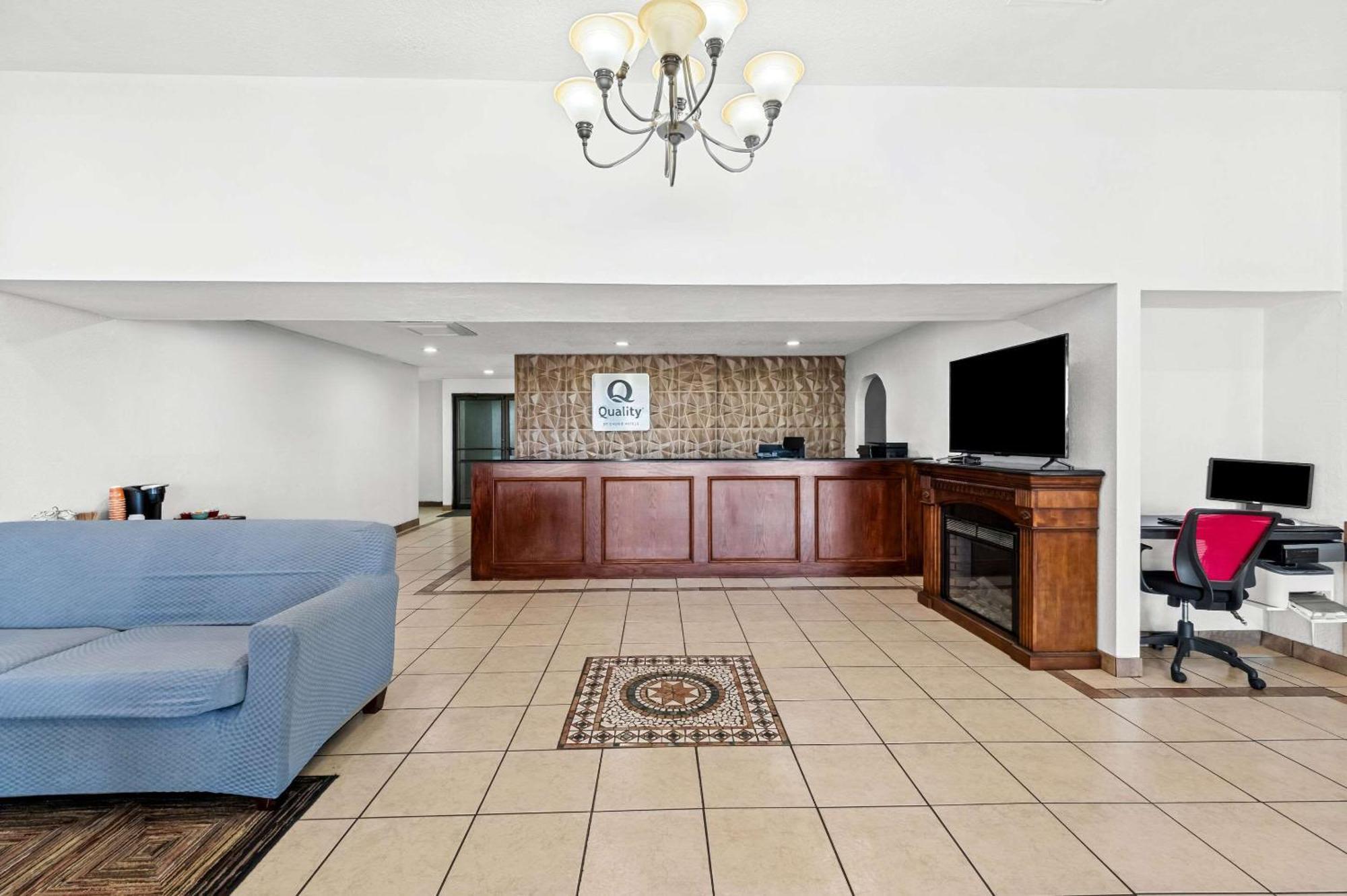 Quality Inn Plainview Buitenkant foto