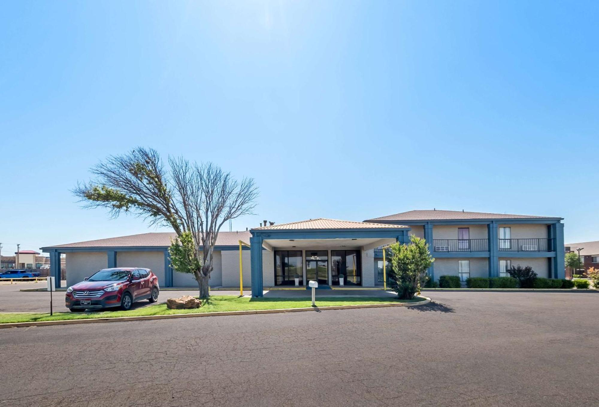 Quality Inn Plainview Buitenkant foto
